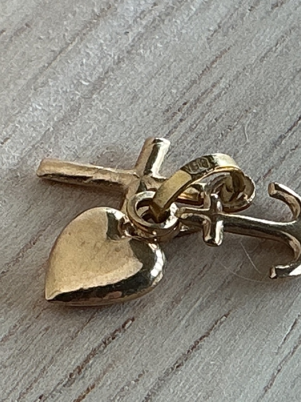Vintage 18K Gold Faith Hope Charity Cross Heart Anchor Pendant